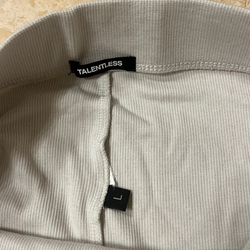 Talentless Ribbed Biker Shorts - Picture 3 of 3